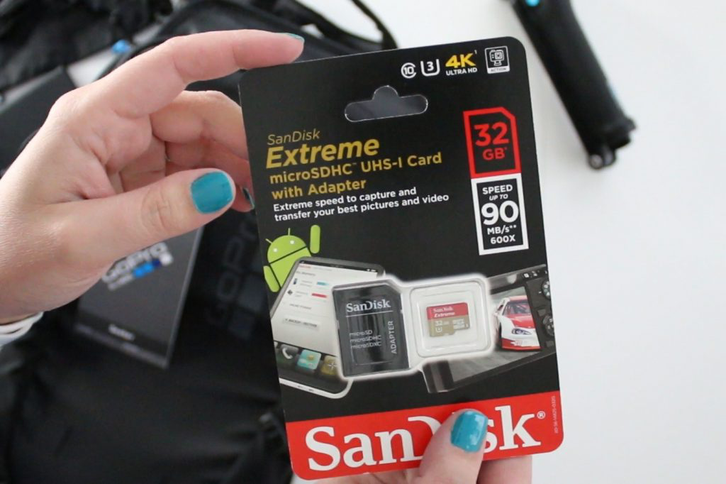 Photo holding package with one memory card from SanDisk